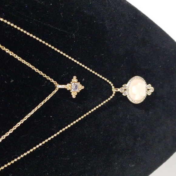 Elegant Gold-Tone Layered Pendant Necklace & Stud Earrings Set - Stylish Women's - Picture 12 of 12